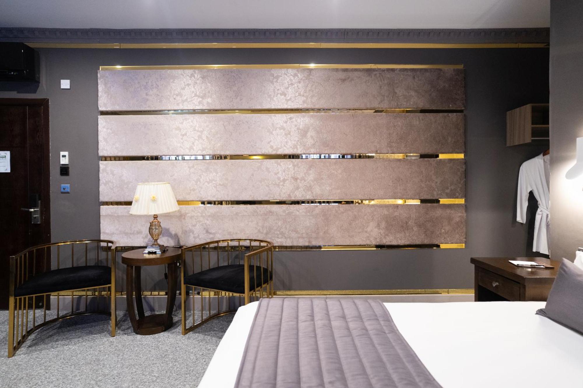 Grand Sapphire Hotel & Banqueting Croydon Esterno foto