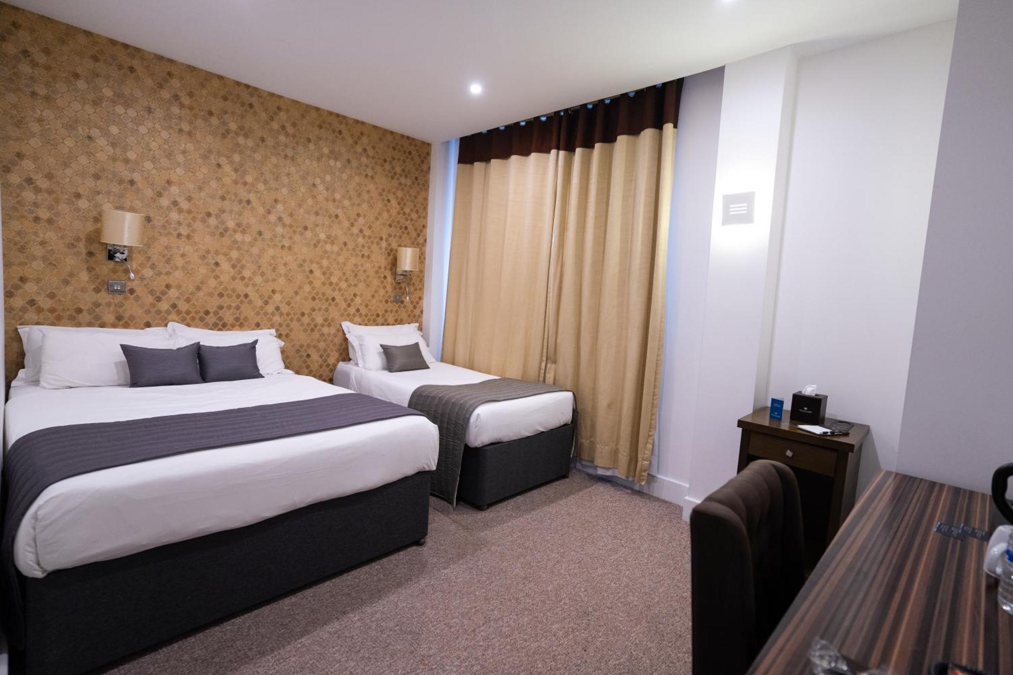 Grand Sapphire Hotel & Banqueting Croydon Esterno foto
