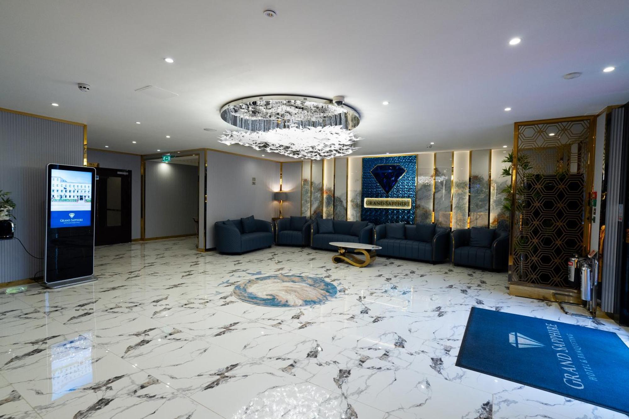 Grand Sapphire Hotel & Banqueting Croydon Esterno foto