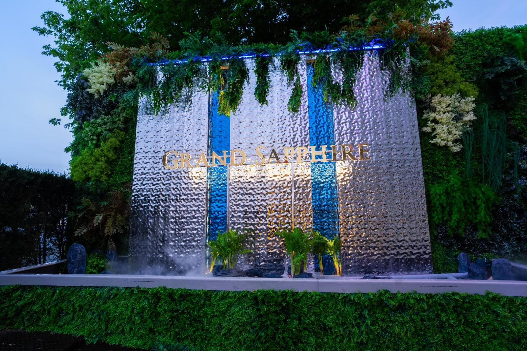 Grand Sapphire Hotel & Banqueting Croydon Esterno foto