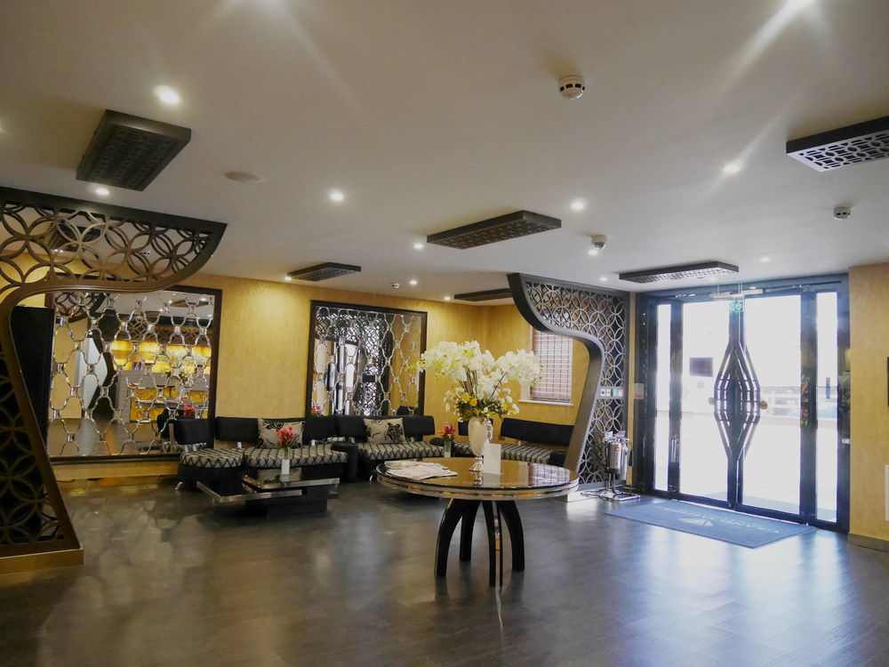 Grand Sapphire Hotel & Banqueting Croydon Esterno foto