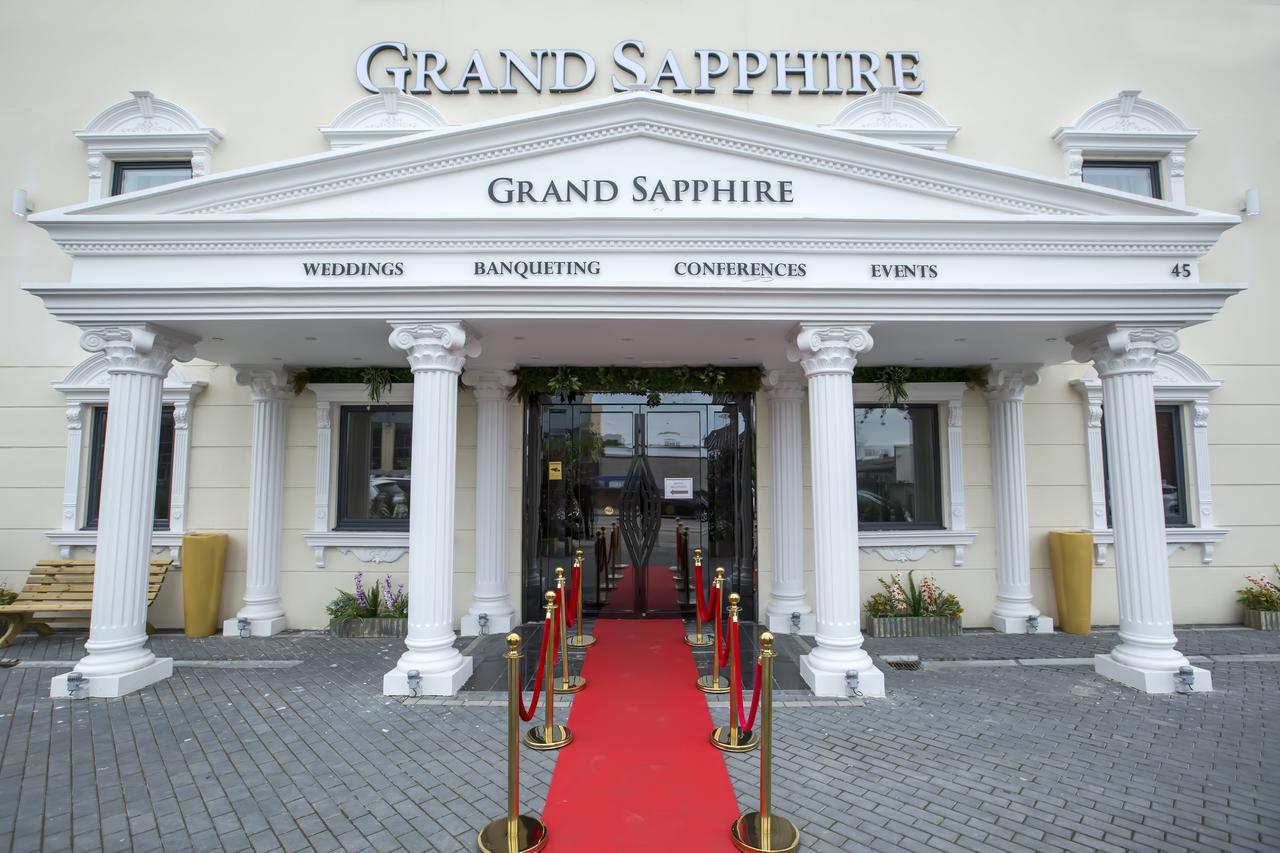Grand Sapphire Hotel & Banqueting Croydon Esterno foto