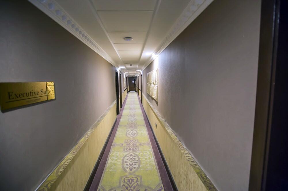 Grand Sapphire Hotel & Banqueting Croydon Esterno foto