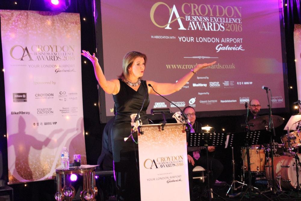 Grand Sapphire Hotel & Banqueting Croydon Esterno foto
